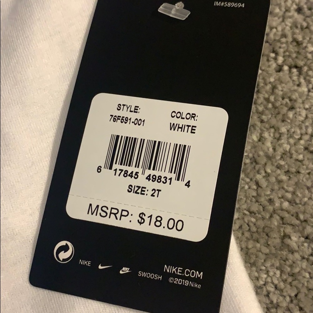 Nike shirt NWT - Picture 2 of 3